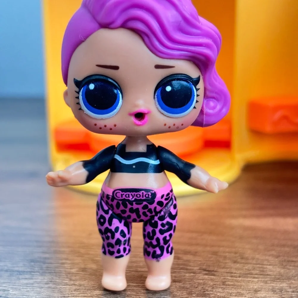 LOL Surprise Loves Crayola Crayon Razzle Dazzle Toy Doll & Yellow Crayon Playset